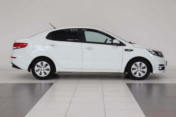 Kia Rio III Рестайлинг с пробегом 2015 года, цена 649 000 рублей, 318218 км, седан, Автокод Объявления