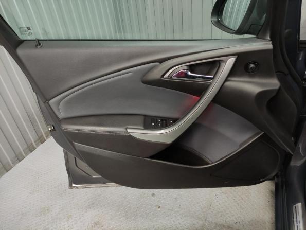 Opel Astra J Рестайлинг с пробегом 2013 года, цена 790 000 рублей, 212445 км, седан, Автокод Объявления