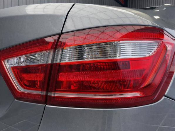 Lada (ВАЗ) Vesta I с пробегом 2018 года, цена 1 097 000 рублей, 83507 км, седан, Автокод Объявления
