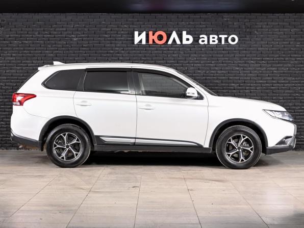 Mitsubishi Outlander III Рестайлинг 3 с пробегом 2019 года, цена 1 990 000 рублей, 189403 км, внедорожник, Автокод Объявления