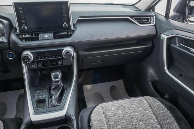 Toyota RAV4 V (XA50) с пробегом 2019 года, цена 3 849 000 рублей, 42000 км, внедорожник, Автокод Объявления