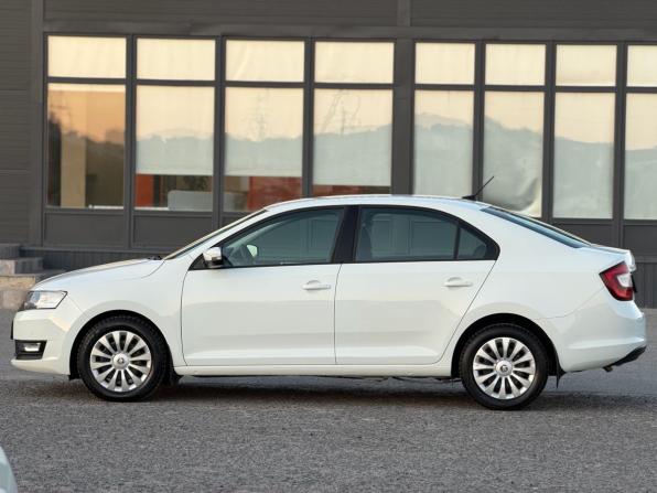 Skoda Rapid I Рестайлинг с пробегом 2019 года, цена 1 280 000 рублей, 76898 км, лифтбек, Автокод Объявления