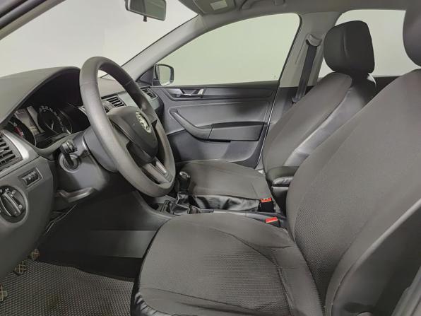 Skoda Rapid I Рестайлинг с пробегом 2019 года, цена 1 370 000 рублей, 78464 км, лифтбек, Автокод Объявления