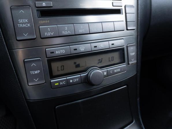 Toyota Avensis II Рестайлинг с пробегом 2006 года, цена 770 000 рублей, 411715 км, седан, Автокод Объявления