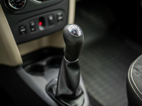 Renault Logan II с пробегом 2016 года, цена 699 000 рублей, 183418 км, седан, Автокод Объявления