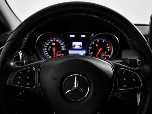 Mercedes-Benz GLA I (X156) Рестайлинг с пробегом 2018 года, цена 2 300 000 рублей, 83426 км, внедорожник, Автокод Объявления
