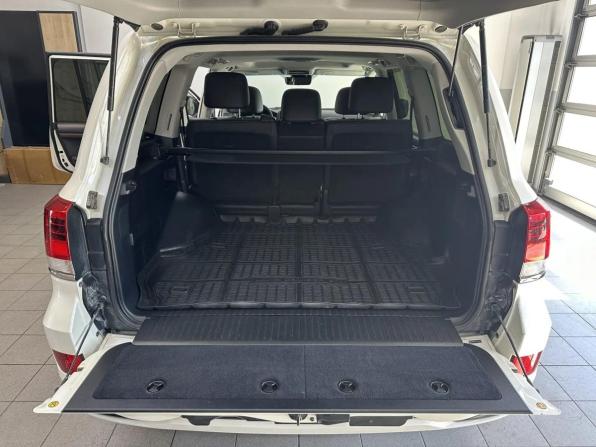 Toyota Land Cruiser 200 Series Рестайлинг 2 с пробегом 2017 года, цена 6 950 000 рублей, 220375 км, внедорожник, Автокод Объявления