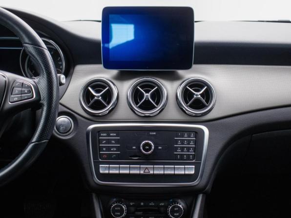 Mercedes-Benz GLA I (X156) Рестайлинг с пробегом 2018 года, цена 2 170 000 рублей, 119480 км, внедорожник, Автокод Объявления