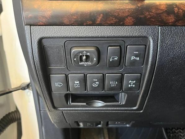 Toyota Land Cruiser 200 Series Рестайлинг 1 с пробегом 2014 года, цена 3 350 000 рублей, 286000 км, внедорожник, Автокод Объявления