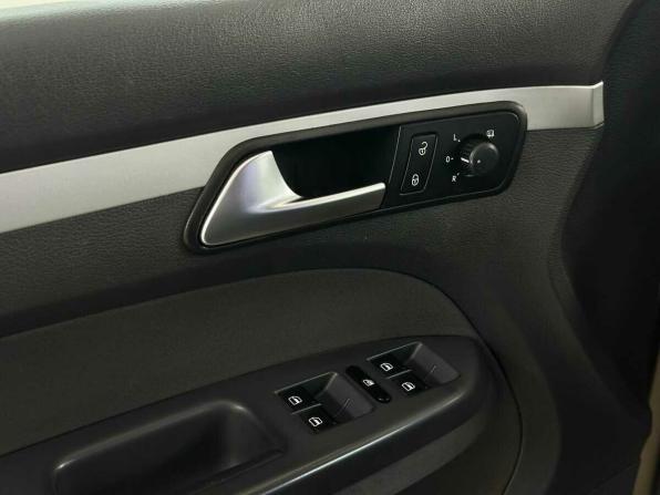 Volkswagen Touran I Рестайлинг 2 с пробегом 2012 года, цена 880 000 рублей, 160966 км, компактвэн, Автокод Объявления