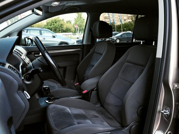 Volkswagen Touran I Рестайлинг 2 с пробегом 2012 года, цена 1 019 000 рублей, 201616 км, компактвэн, Автокод Объявления