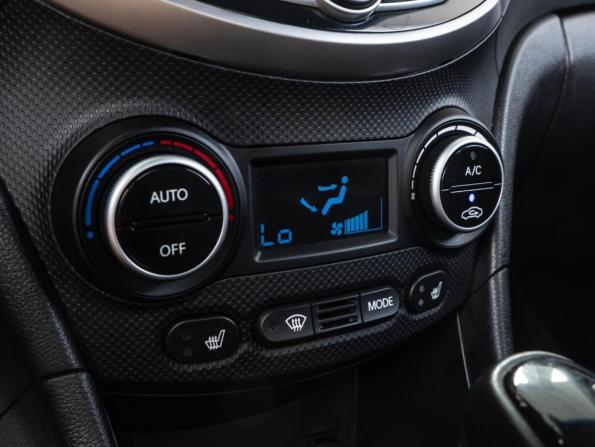 Hyundai Solaris I Рестайлинг с пробегом 2016 года, цена 1 089 000 рублей, 165838 км, седан, Автокод Объявления