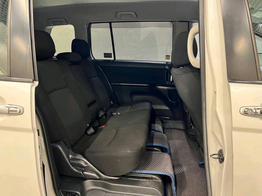 Toyota ISis I Рестайлинг Новосибирск  - изображение 20