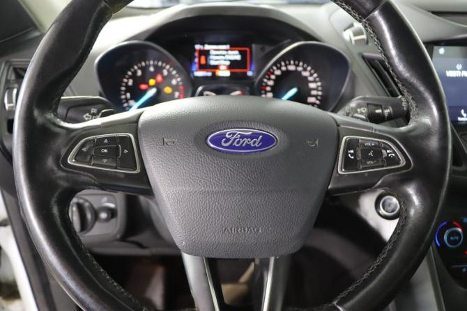 Ford Kuga II Рестайлинг с пробегом 2017 года, цена 1 599 990 рублей, 145230 км, внедорожник, Автокод Объявления