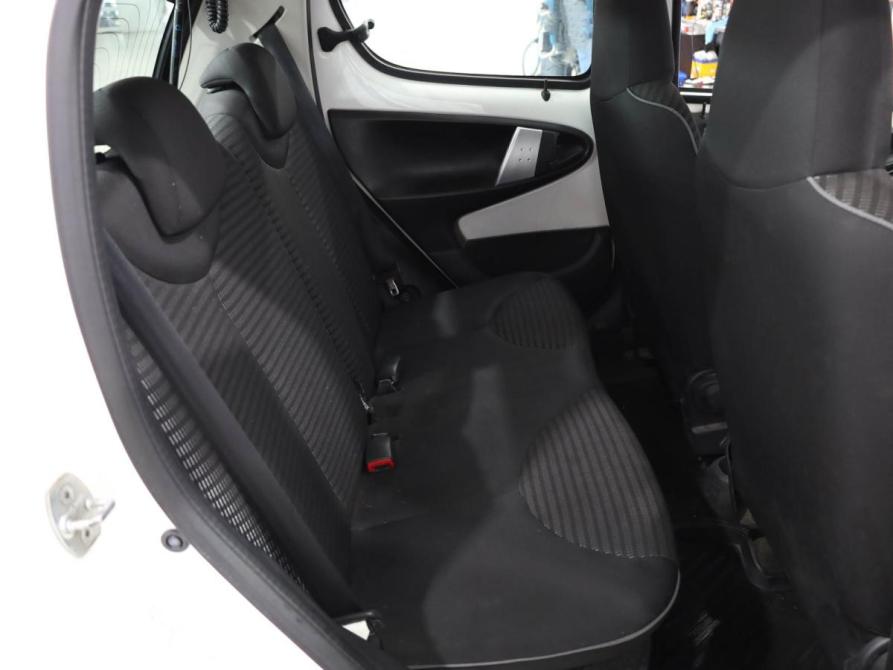 Peugeot 107 I Рестайлинг 2 Ростов-на-Дону  - изображение 7