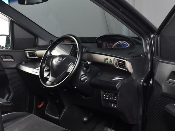 Honda Freed I Рестайлинг с пробегом 2012 года, цена 1 044 995 рублей, 185479 км, компактвэн, Автокод Объявления