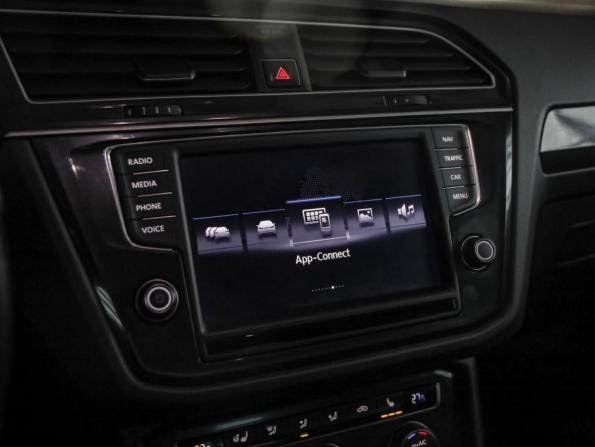 Volkswagen Tiguan II с пробегом 2017 года, цена 2 299 000 рублей, 123503 км, внедорожник, Автокод Объявления