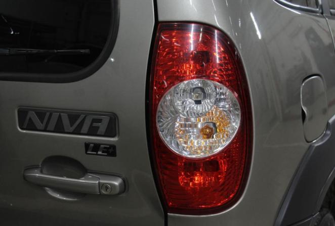 Chevrolet Niva I Рестайлинг с пробегом 2018 года, цена 950 000 рублей, 77270 км, внедорожник, Автокод Объявления