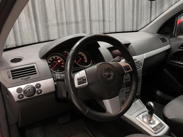 Opel Astra H Рестайлинг с пробегом 2011 года, цена 650 000 рублей, 126000 км, хэтчбек, Автокод Объявления