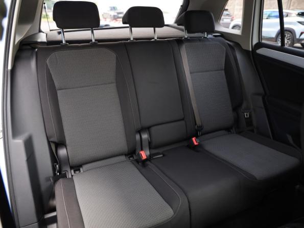 Volkswagen Tiguan II Рестайлинг с пробегом 2021 года, цена 2 614 000 рублей, 33911 км, внедорожник, Автокод Объявления