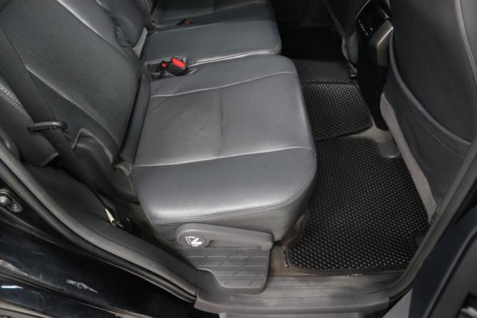 Toyota Land Cruiser Prado 150 Series с пробегом 2011 года, цена 2 555 550 рублей, 332233 км, внедорожник, Автокод Объявления