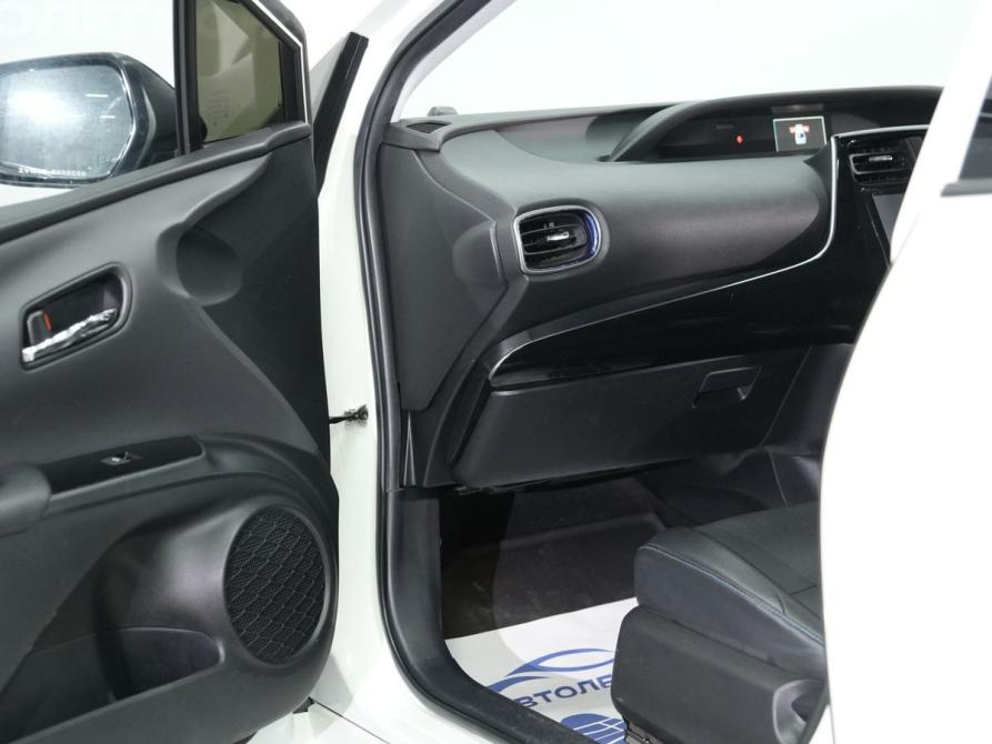 Toyota Prius IV (XW50) Новосибирск  - изображение 16
