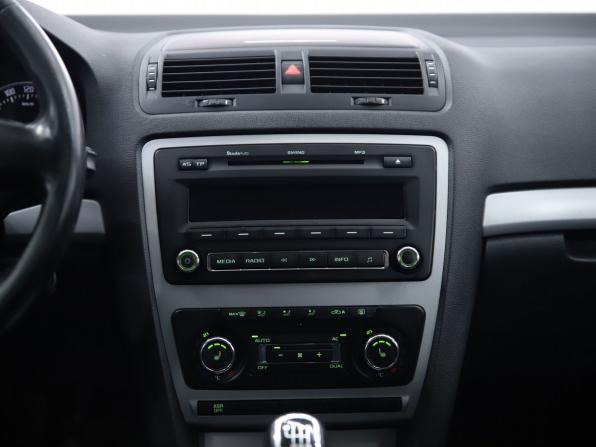 Skoda Octavia II (A5) Рестайлинг с пробегом 2012 года, цена 690 000 рублей, 241196 км, лифтбек, Автокод Объявления
