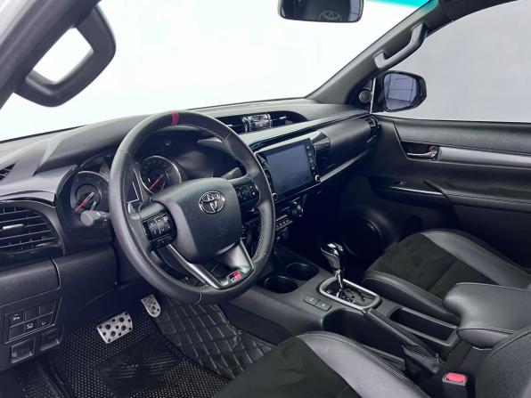 Toyota Hilux VIII Рестайлинг 2 с пробегом 2024 года, цена 6 560 000 рублей, 58800 км, пикап, Автокод Объявления