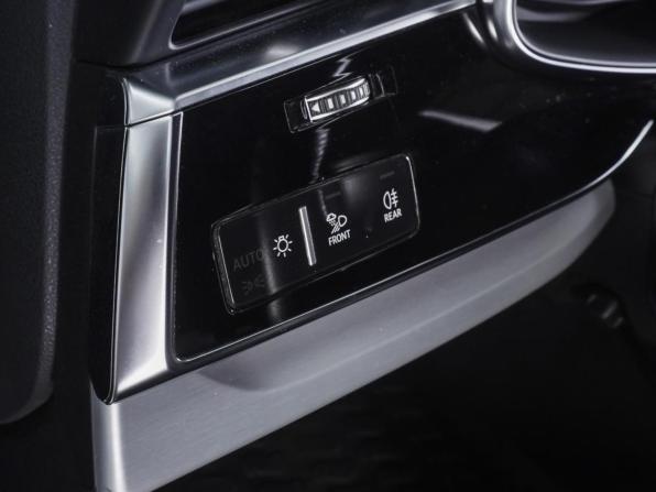 Audi Q8 I (4M) с пробегом 2020 года, цена 6 899 000 рублей, 99484 км, внедорожник, Автокод Объявления