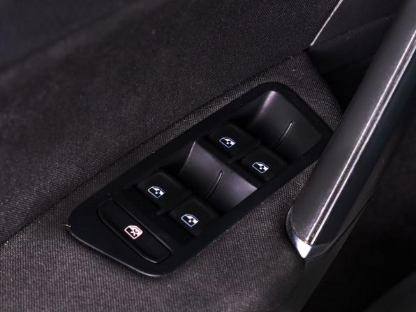 Volkswagen Golf VII Рестайлинг с пробегом 2019 года, цена 1 380 000 рублей, 279731 км, универсал, Автокод Объявления