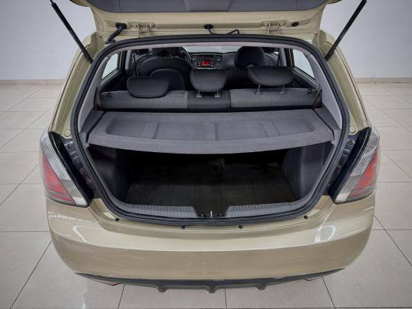 Kia Rio II Рестайлинг с пробегом 2010 года, цена 390 000 рублей, 301844 км, хэтчбек, Автокод Объявления