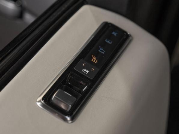 Land Rover Range Rover IV Рестайлинг с пробегом 2018 года, цена 6 495 000 рублей, 103700 км, внедорожник, Автокод Объявления