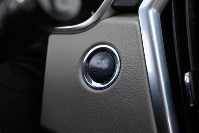 Cadillac SRX II Рестайлинг с пробегом 2014 года, цена 1 749 000 рублей, 216185 км, внедорожник, Автокод Объявления