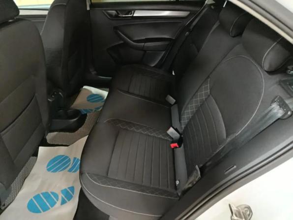 Skoda Rapid I Рестайлинг с пробегом 2017 года, цена 1 349 000 рублей, 65708 км, лифтбек, Автокод Объявления