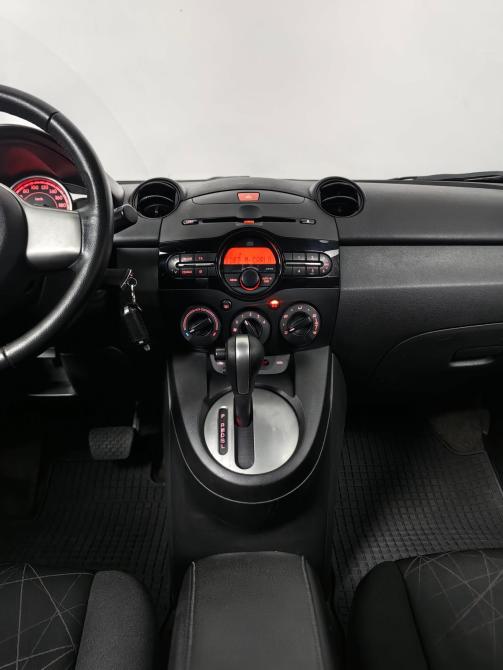 Mazda 2 II Рестайлинг (DE2) Москва  - изображение 12