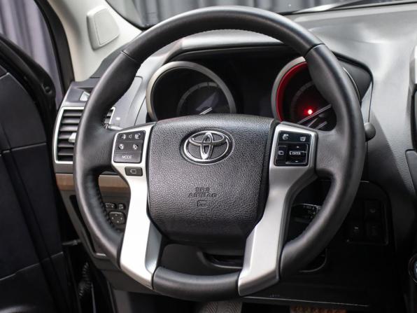Toyota Land Cruiser Prado 150 Series Рестайлинг 1 с пробегом 2015 года, цена 3 798 000 рублей, 203188 км, внедорожник, Автокод Объявления