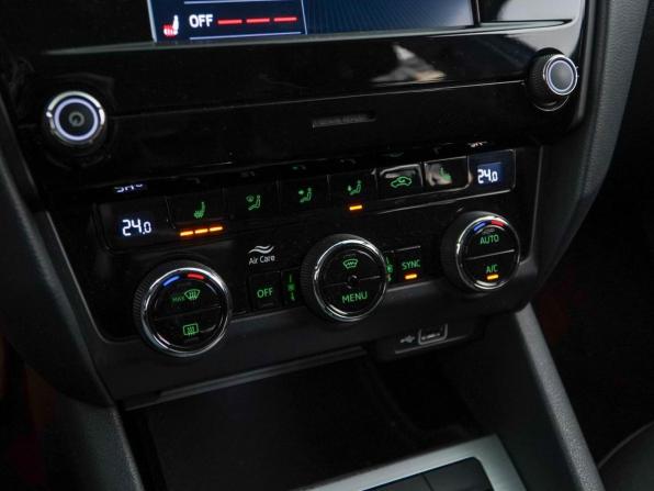 Skoda Octavia III (A7) Рестайлинг с пробегом 2020 года, цена 2 080 977 рублей, 73352 км, лифтбек, Автокод Объявления