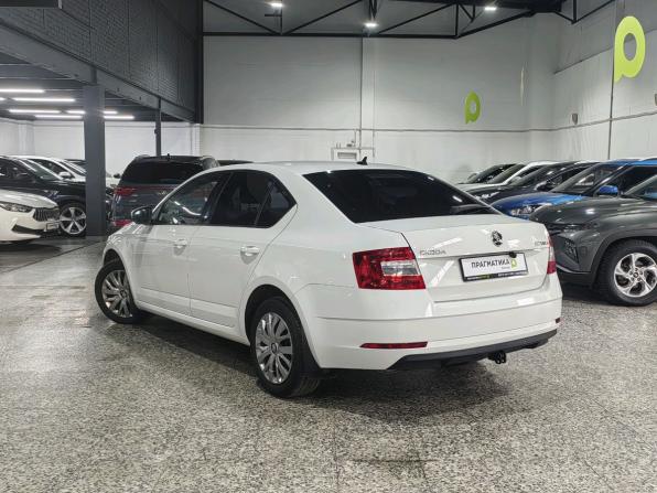 Skoda Octavia III (A7) Рестайлинг с пробегом 2017 года, цена 1 280 000 рублей, 211216 км, лифтбек, Автокод Объявления