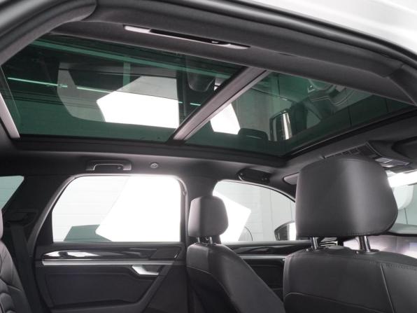 Volkswagen Touareg III с пробегом 2019 года, цена 4 104 000 рублей, 210918 км, внедорожник, Автокод Объявления