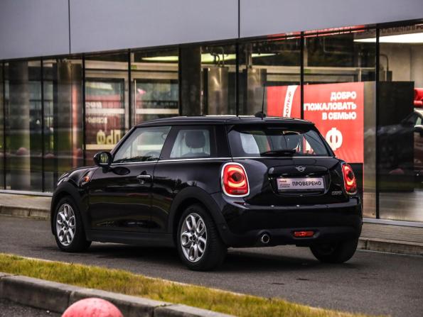 Mini Hatch III (F55/F56) Рестайлинг с пробегом 2019 года, цена 2 263 777 рублей, 34535 км, хэтчбек, Автокод Объявления