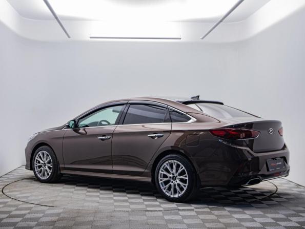 Hyundai Sonata VII (LF) Рестайлинг с пробегом 2019 года, цена 2 058 000 рублей, 110000 км, седан, Автокод Объявления