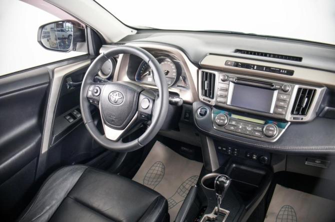 Toyota RAV4 IV (XA40) с пробегом 2013 года, цена 1 799 000 рублей, 180971 км, внедорожник, Автокод Объявления