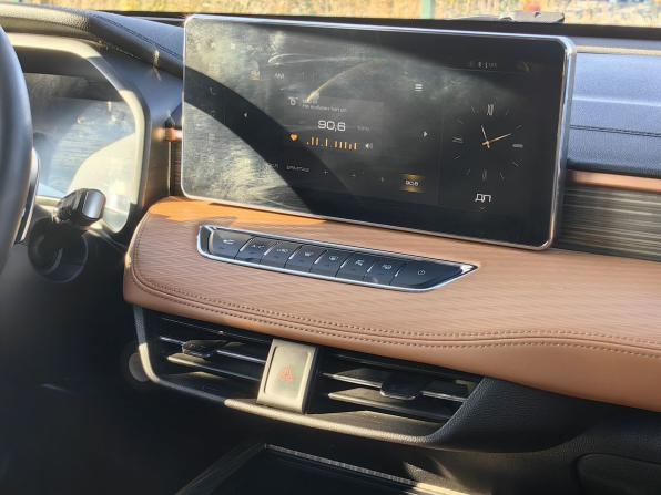 Haval Jolion I с пробегом 2023 года, цена 1 429 000 рублей, 131000 км, внедорожник, Автокод Объявления