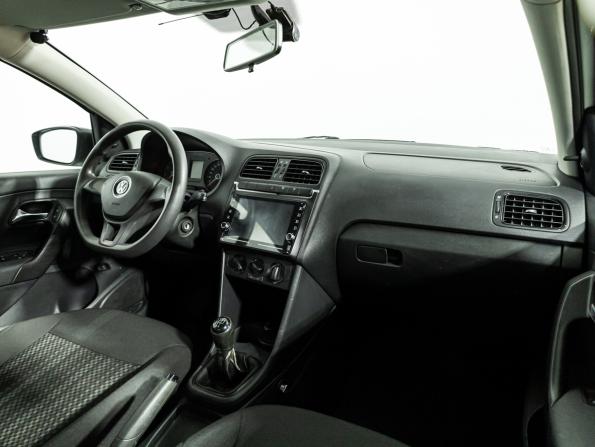 Volkswagen Polo V Рестайлинг с пробегом 2017 года, цена 879 700 рублей, 192273 км, седан, Автокод Объявления