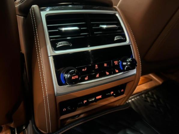 BMW 7 серии VI (G11/G12) Рестайлинг с пробегом 2019 года, цена 8 755 000 рублей, 110590 км, седан, Автокод Объявления