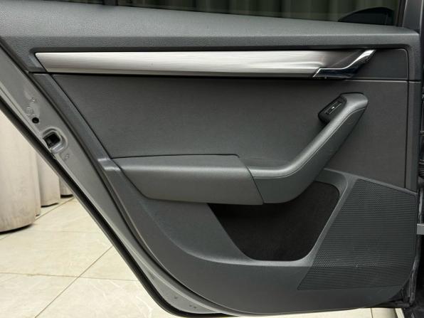 Skoda Octavia III (A7) Рестайлинг с пробегом 2017 года, цена 1 799 000 рублей, 141641 км, лифтбек, Автокод Объявления