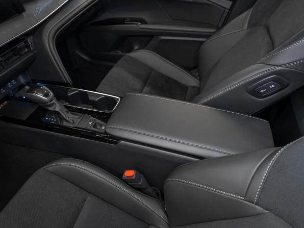 Toyota Camry IX (XV80) China Market с пробегом 2026 года, цена 4 600 000 рублей, 50 км, седан, Автокод Объявления