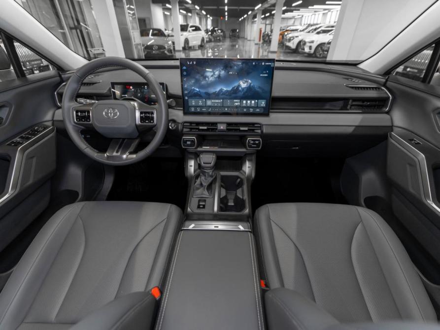 Toyota RAV4 VI (XA60) Москва  - изображение 8