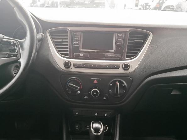 Hyundai Solaris II с пробегом 2018 года, цена 850 000 рублей, 306951 км, седан, Автокод Объявления