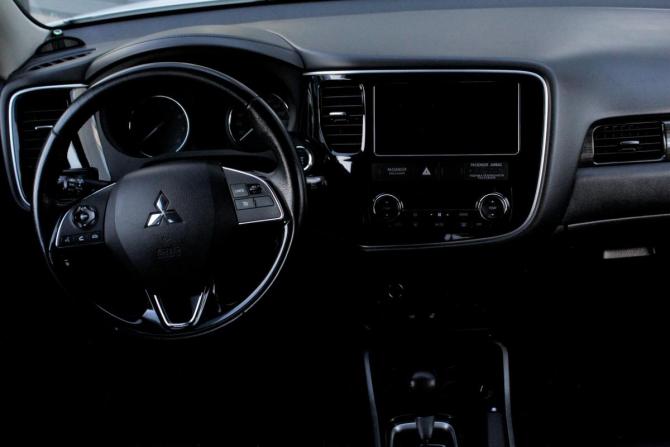Mitsubishi Outlander III Рестайлинг 3 с пробегом 2018 года, цена 1 990 000 рублей, 159032 км, внедорожник, Автокод Объявления